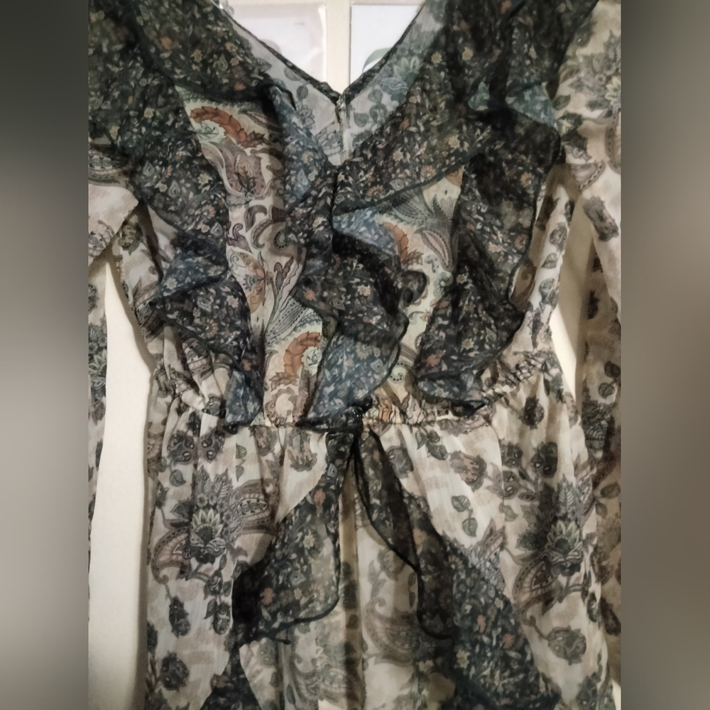 LetMeBe Floral Ruffle V-Neck Blouse - Picture 5 of 6